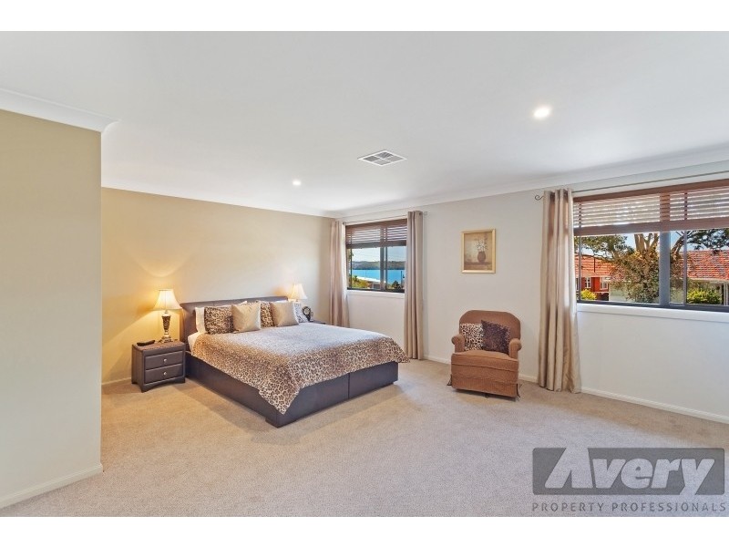 4 Exeter Street, Carey Bay NSW 2283