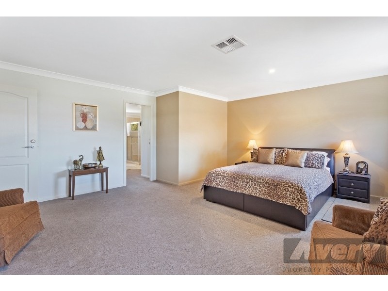 4 Exeter Street, Carey Bay NSW 2283