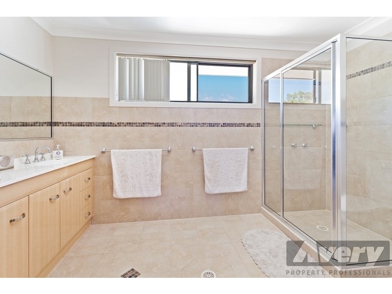 4 Exeter Street, Carey Bay NSW 2283