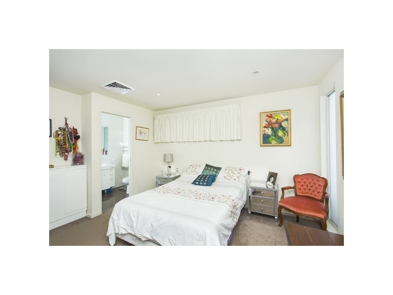 2 Bay Street, Toronto NSW 2283
