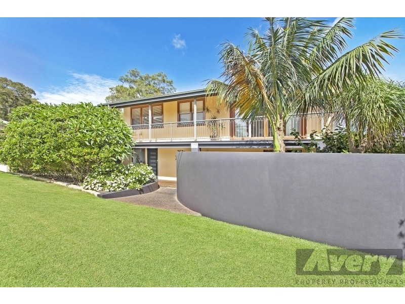 17 Amelia Street, Carey Bay NSW 2283