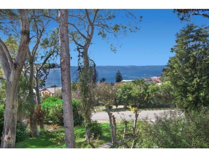 12 Whitelocke Street, Coal Point NSW 2283