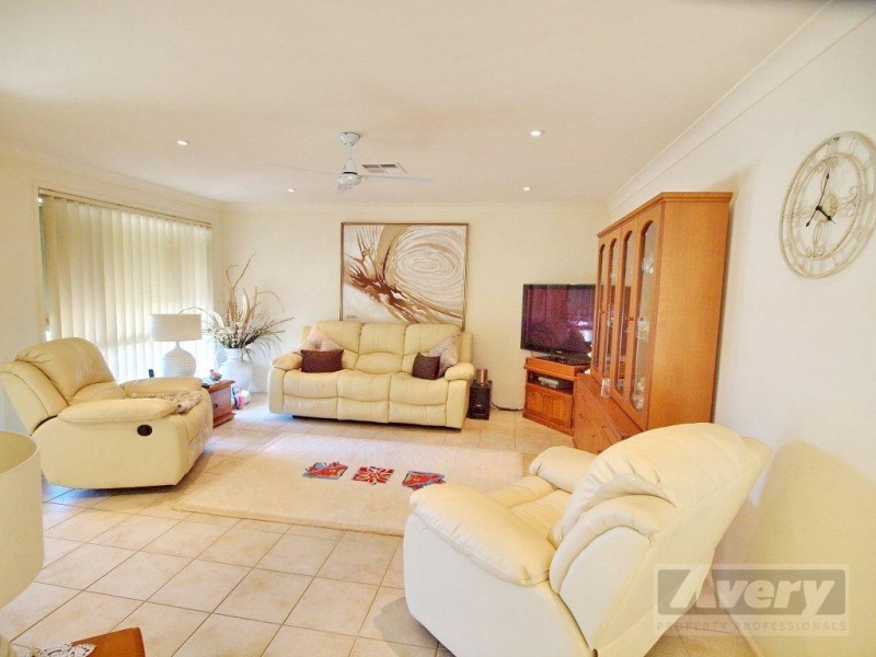 2 Grevillea Grove, Toronto NSW 2283