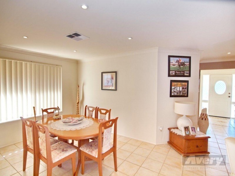 2 Grevillea Grove, Toronto NSW 2283