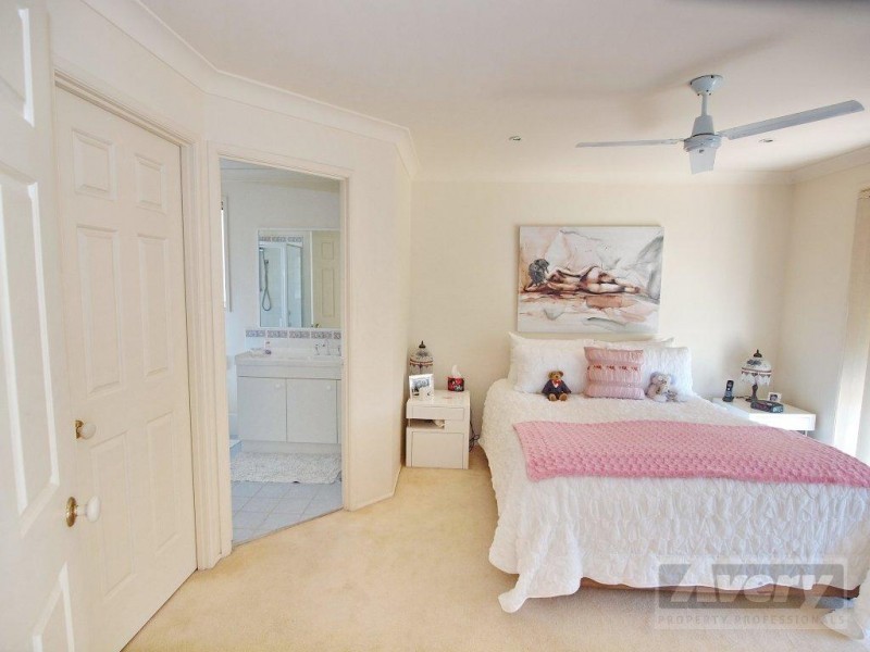 2 Grevillea Grove, Toronto NSW 2283