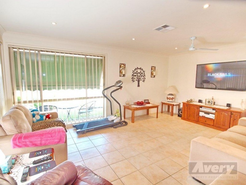 2 Grevillea Grove, Toronto NSW 2283