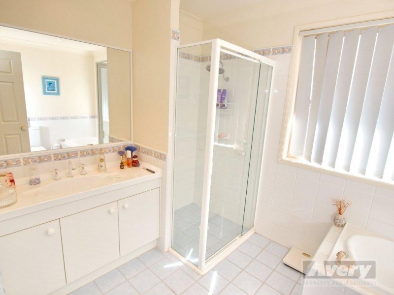 2 Grevillea Grove, Toronto NSW 2283