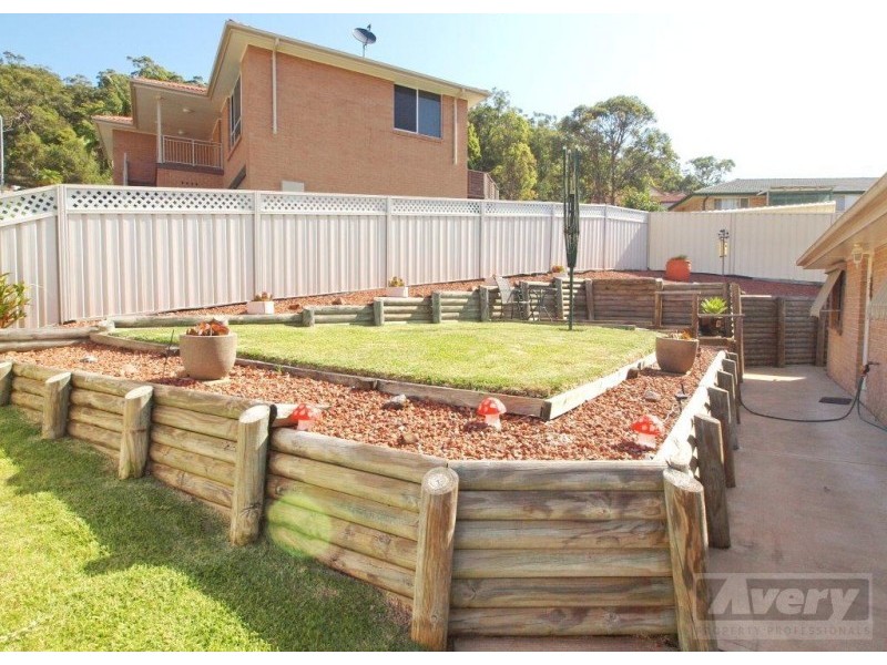 2 Grevillea Grove, Toronto NSW 2283