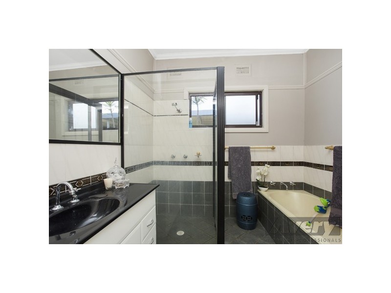 12 Prince Street, Fennell Bay NSW 2283