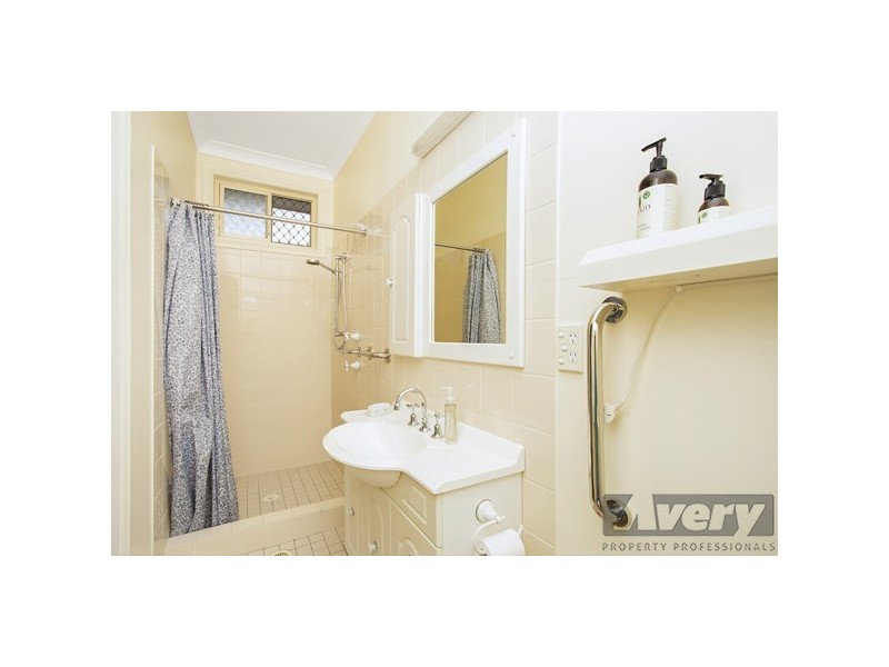 28 Anzac Parade, Toronto NSW 2283