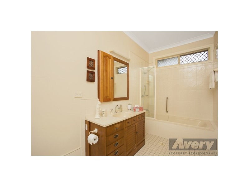 28 Anzac Parade, Toronto NSW 2283
