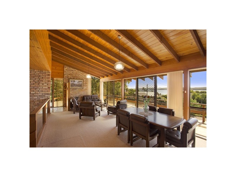 1 Skye Point Road, Coal Point NSW 2283