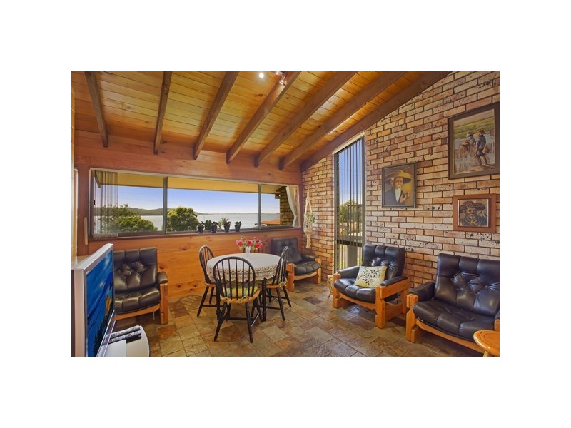 1 Skye Point Road, Coal Point NSW 2283