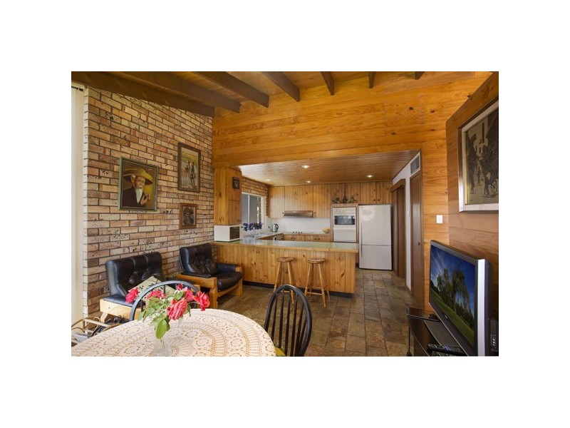 1 Skye Point Road, Coal Point NSW 2283