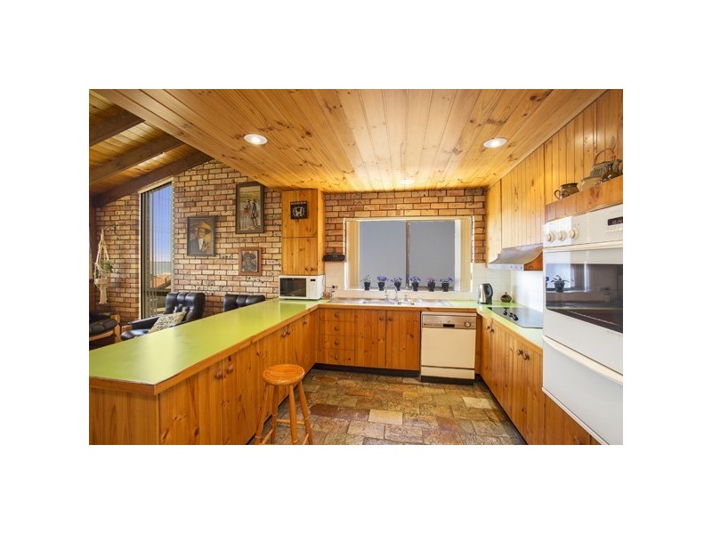 1 Skye Point Road, Coal Point NSW 2283