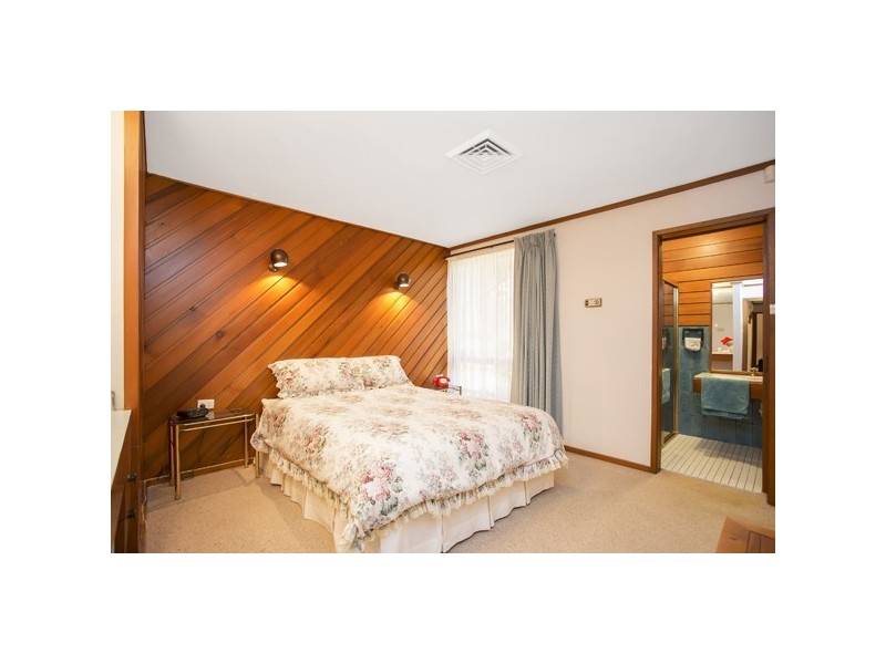 1 Skye Point Road, Coal Point NSW 2283