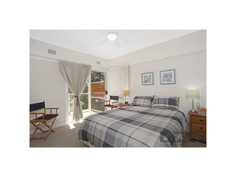 215 Excelsior Parade, Toronto NSW 2283