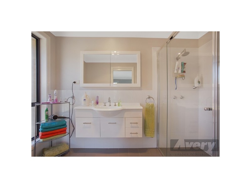 12 Leeward Close, Woodrising NSW 2284