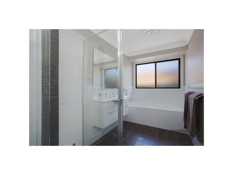 12 Leeward Close, Woodrising NSW 2284