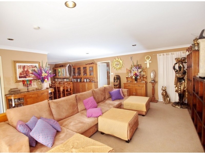 40 Fremantle Drive, Woodrising NSW 2284