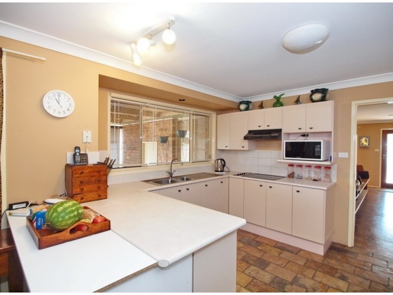 40 Fremantle Drive, Woodrising NSW 2284