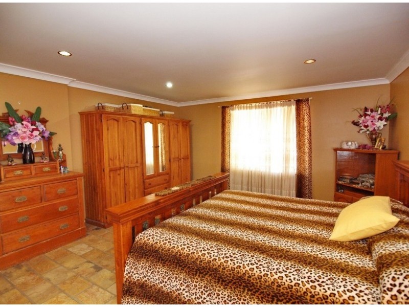 40 Fremantle Drive, Woodrising NSW 2284