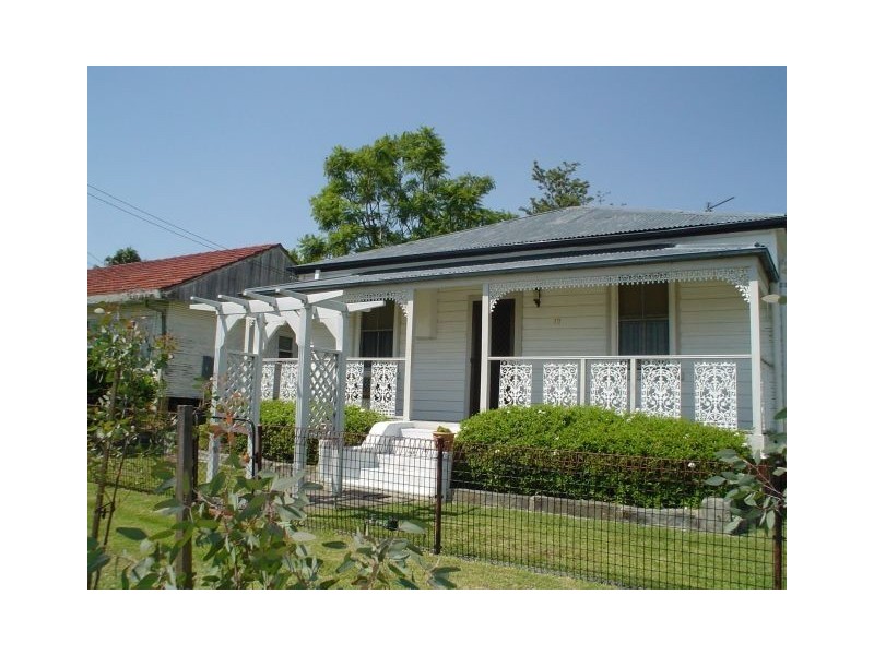 42 First Street, Booragul NSW 2284