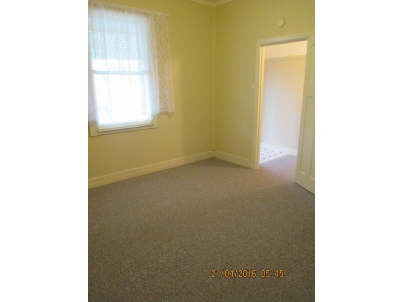 42 First Street, Booragul NSW 2284