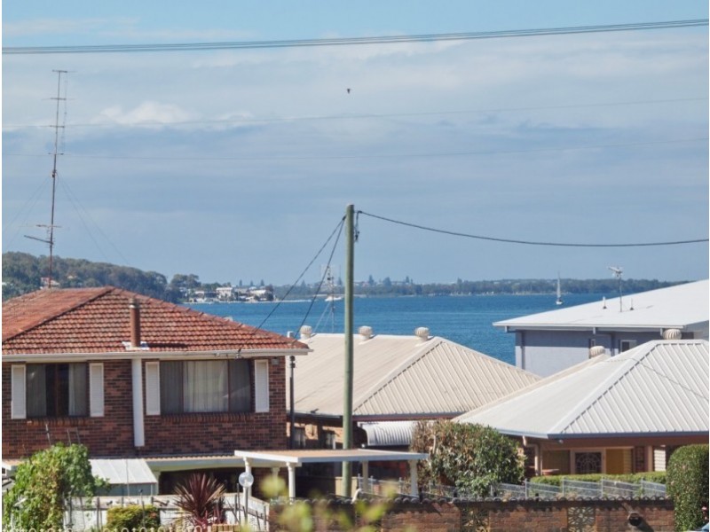 2 Warruga Street, Kilaben Bay NSW 2283