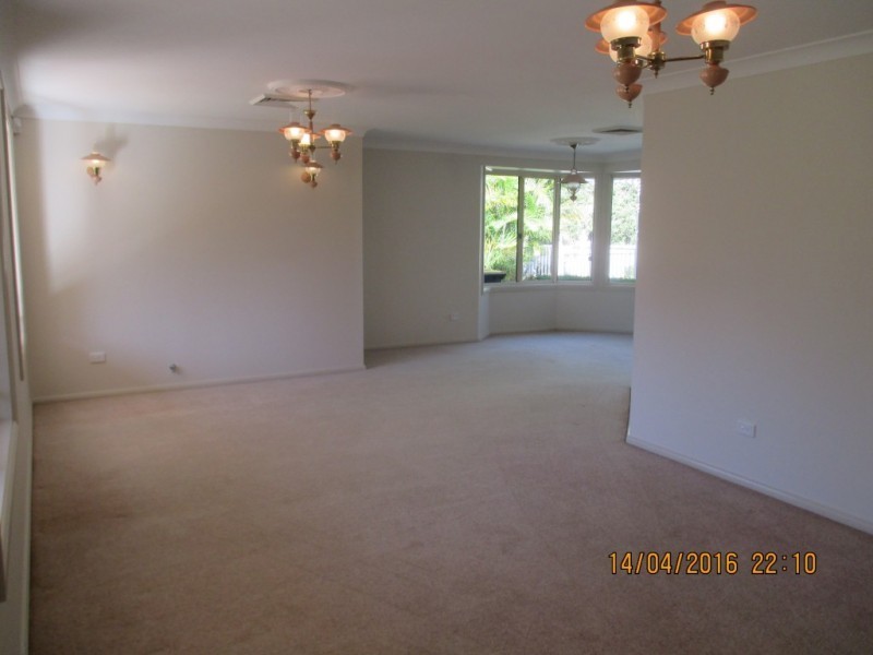 6 Colton Crescent, Lakelands NSW 2282