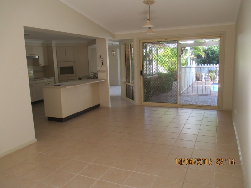 6 Colton Crescent, Lakelands NSW 2282