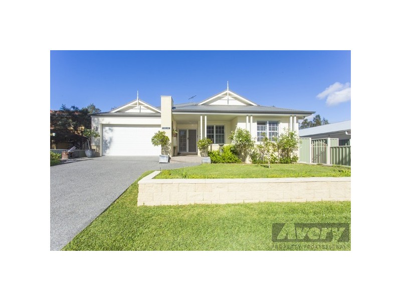 8 Bluewater Avenue, Fassifern NSW 2283