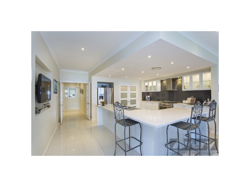 8 Bluewater Avenue, Fassifern NSW 2283