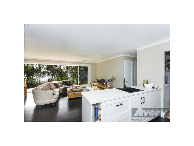 4 The Quarterdeck, Carey Bay NSW 2283