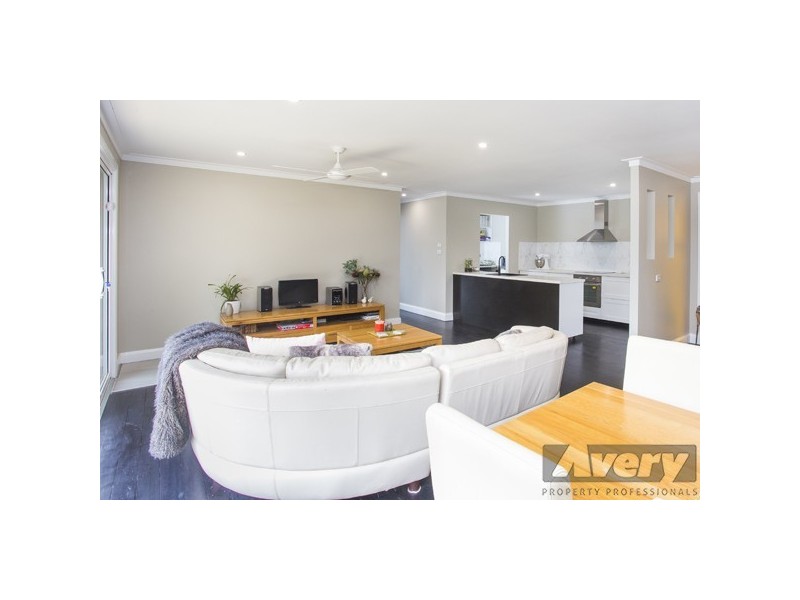 4 The Quarterdeck, Carey Bay NSW 2283