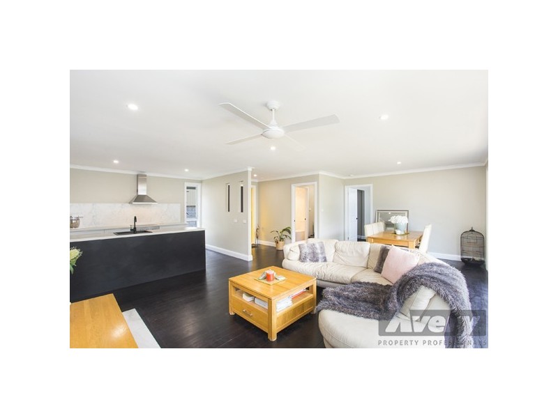 4 The Quarterdeck, Carey Bay NSW 2283