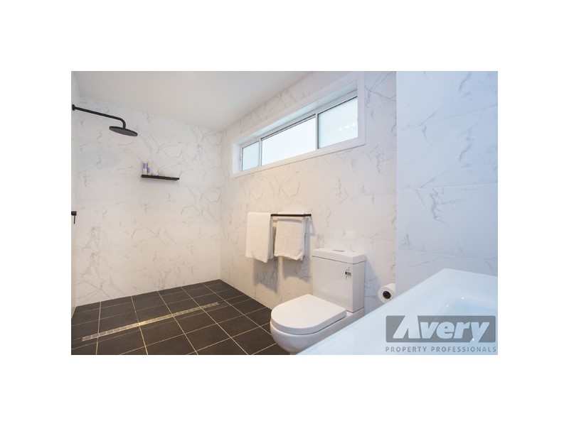 4 The Quarterdeck, Carey Bay NSW 2283