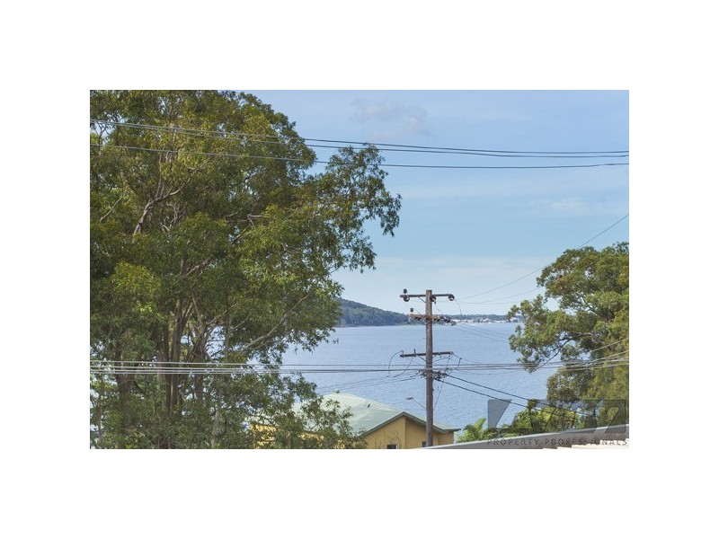 4 The Quarterdeck, Carey Bay NSW 2283
