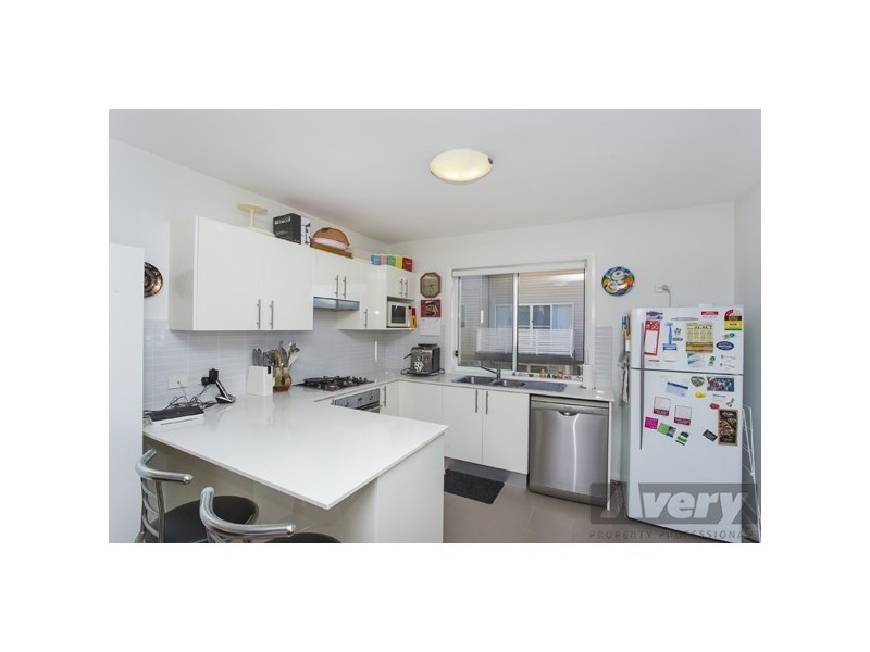 24/4 Crawford Lane, Mount Hutton NSW 2290
