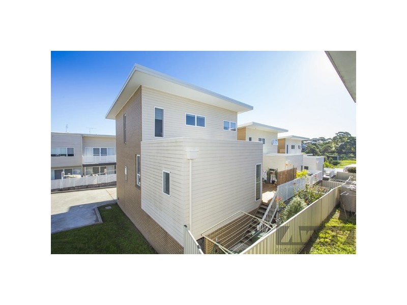 24/4 Crawford Lane, Mount Hutton NSW 2290
