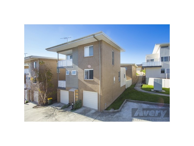 24/4 Crawford Lane, Mount Hutton NSW 2290