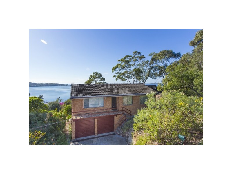 65 Sunlight Parade, Fishing Point NSW 2283