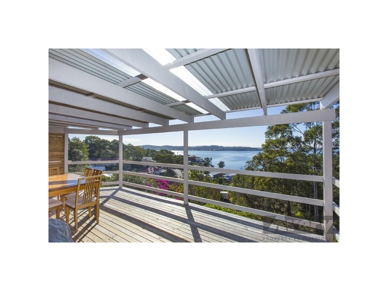 65 Sunlight Parade, Fishing Point NSW 2283