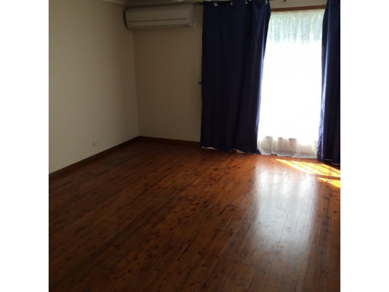 18 Anzac Parade, Teralba NSW 2284