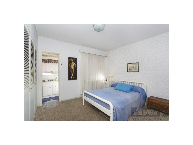 9 Amelia Street, Carey Bay NSW 2283