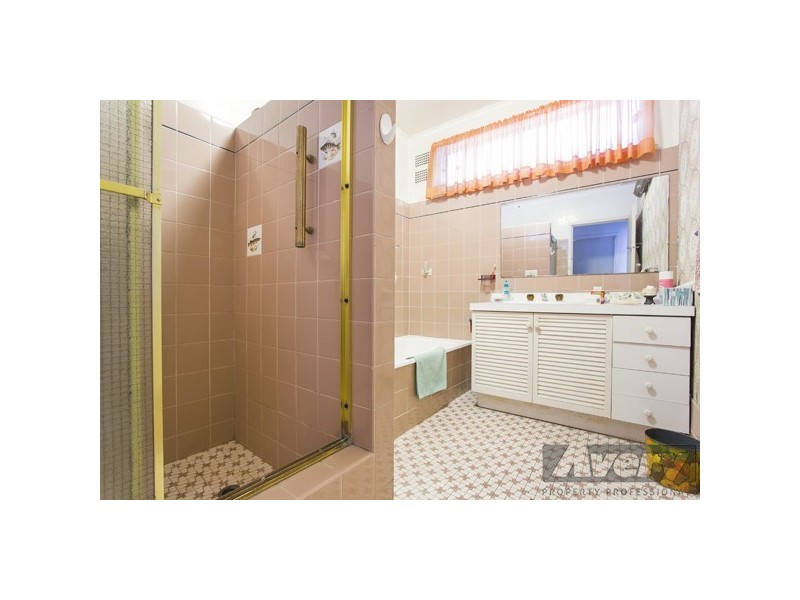 9 Amelia Street, Carey Bay NSW 2283