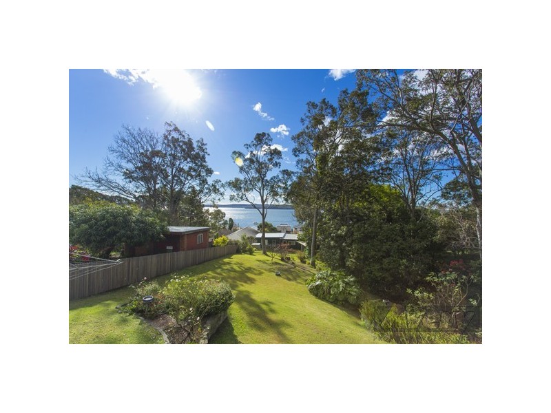 9 Amelia Street, Carey Bay NSW 2283