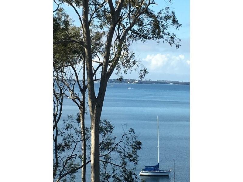 12a Macquarie Street, Bolton Point NSW 2283