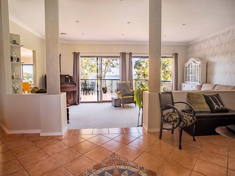 12a Macquarie Street, Bolton Point NSW 2283