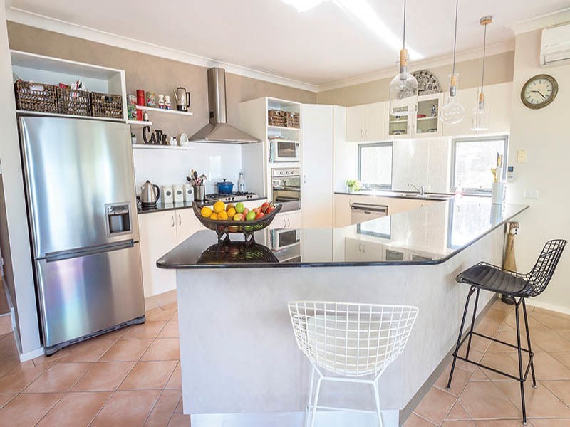 12a Macquarie Street, Bolton Point NSW 2283